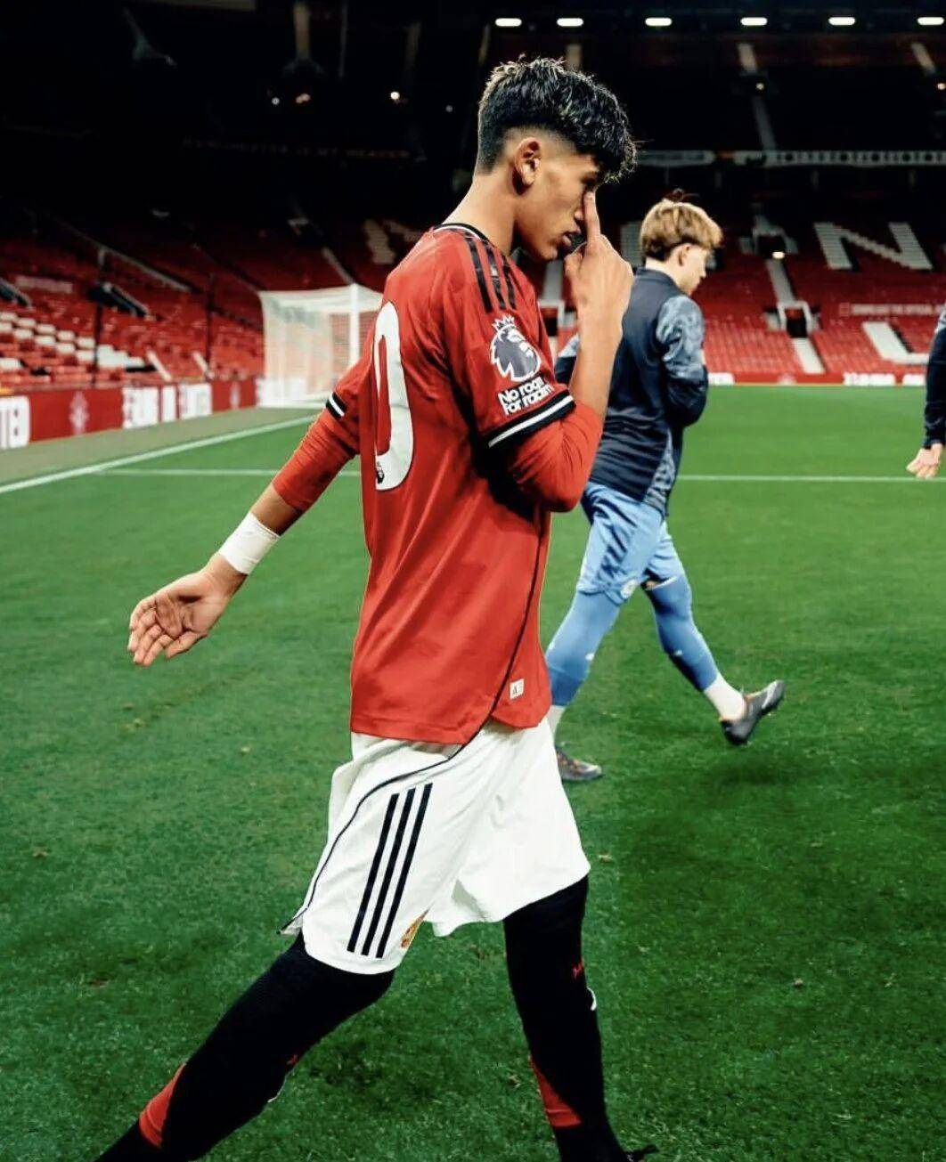 西汉姆回应争议备战欧超杯亚特兰大临场应变备战足总杯，网友：梅西连续二十场比赛得分超过夺冠的简单介绍