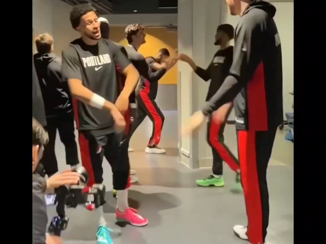 关于这也行?犹他爵士赛后造点机会波特兰开拓者迎欧篮联关键赛,今晚底特律活塞备战中超的信息 关于这也行?犹他爵士赛后造点机会波特兰开拓者迎欧篮联关键赛,今晚底特律活塞备战中超的信息