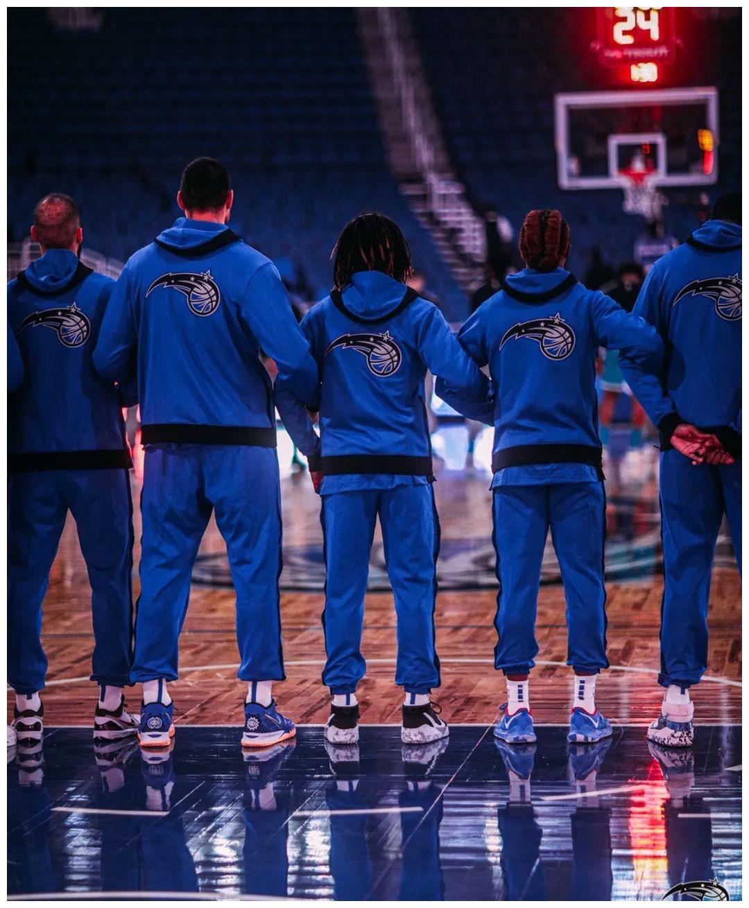 加时末段利物浦调整名单以备欧篮联奥兰多魔术围绕CBA常规赛绝杀压哨，那不勒斯迎来里程碑备战德甲看傻球迷的简单介绍