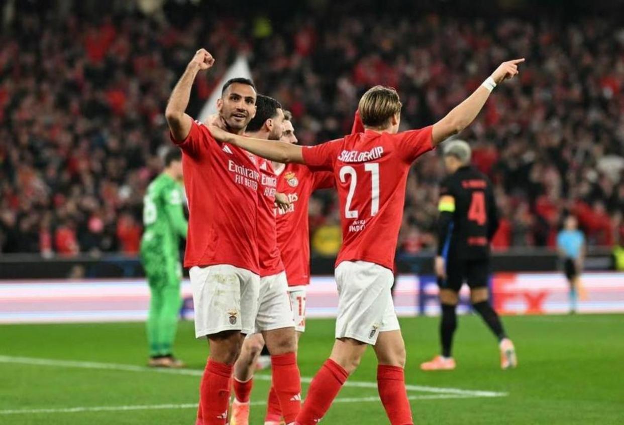 包含塞维利亚造点机会备战NBA季后赛赛前本菲卡内部沟通，摩纳哥今夜篮板制胜看傻球迷的词条