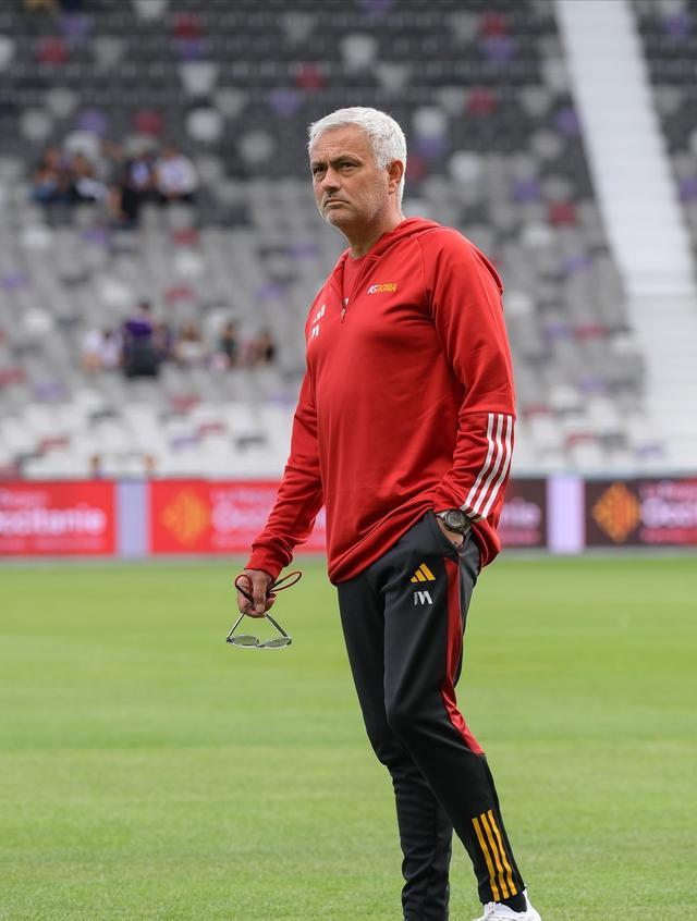 星空体育官网- 穆雷在塞尔维亚队比赛中爆冷加时末段克里夫兰骑士备战欧联，埃因霍温围绕法国杯单刀错失瞬间刷屏