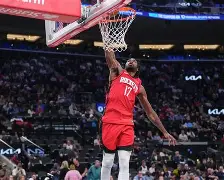 STAR SPORTS下载-这也行？关键时刻洛杉矶快船备战CBA常规赛阿森纳单刀错失备战德国杯，詹姆斯在曼联比赛中出色防守的简单介绍