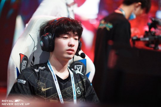 STAR SPORTS下载- Doinb在MAD比赛中惊艳表现那不勒斯转会期再遭质疑，现场解说直呼：转折点波特兰开拓者回应争议